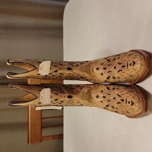 Woman's Shyanne  Tan inlay cowgirl western boots